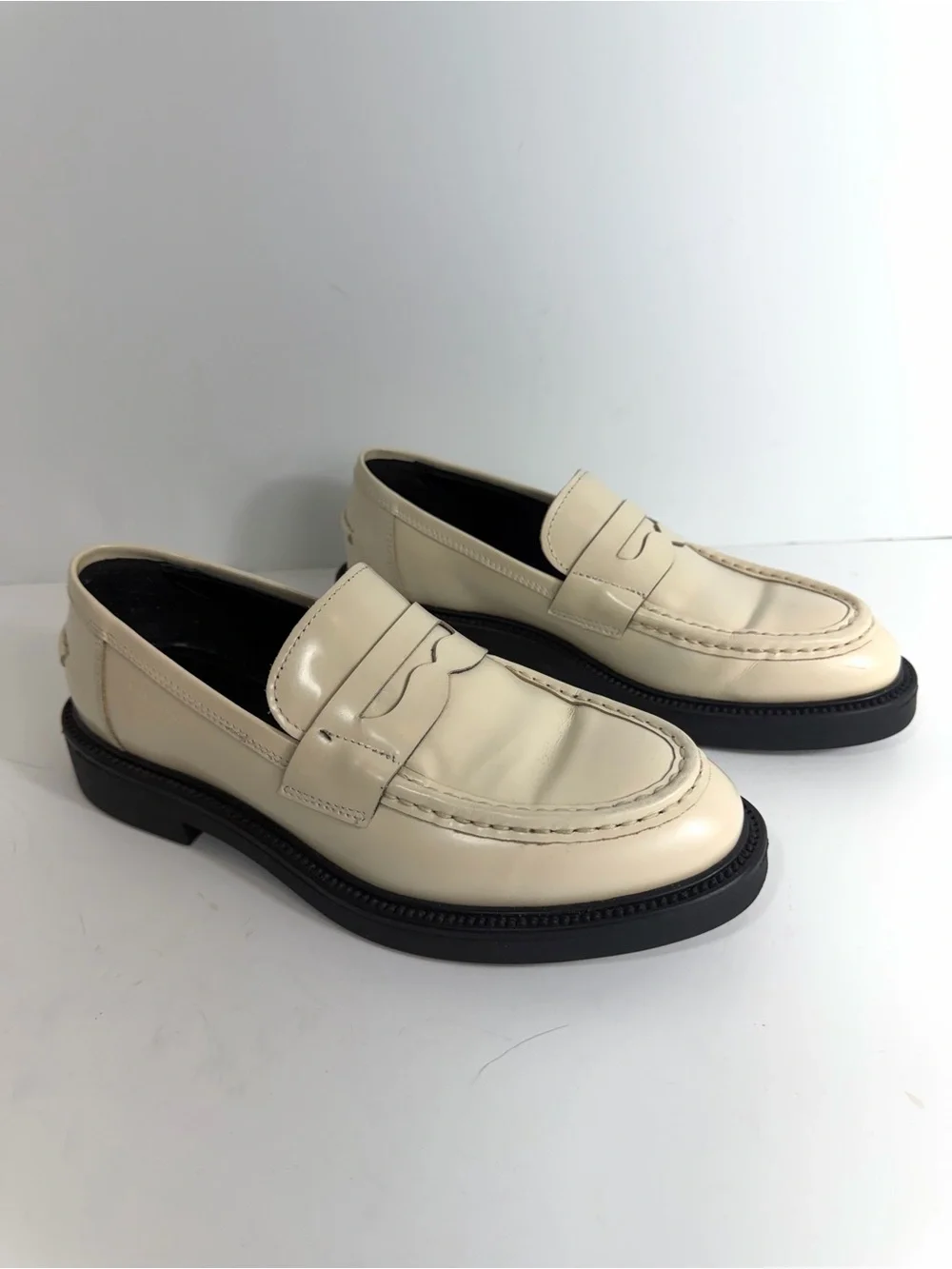 Vagabond Shoemakers Alex W Off White Leather Penny Loafers | US 7 / EU 37